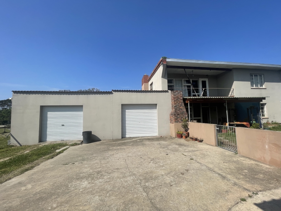 4 Bedroom Property for Sale in Cove Ridge East Eastern Cape
